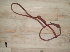 Harnes leather noseband rounded