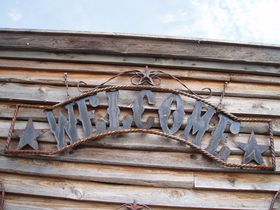 Welcome  sign  bended